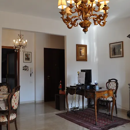 Couette-café Pergolesi 4*