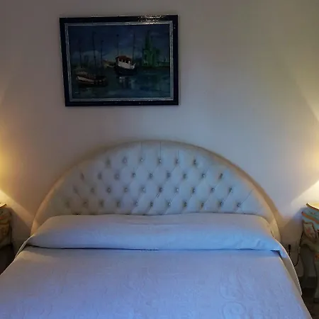 Couette-café Pergolesi 4*