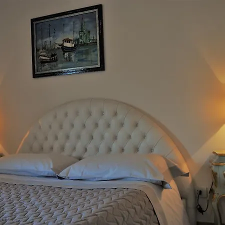 Pergolesi Bed & Breakfast 3*